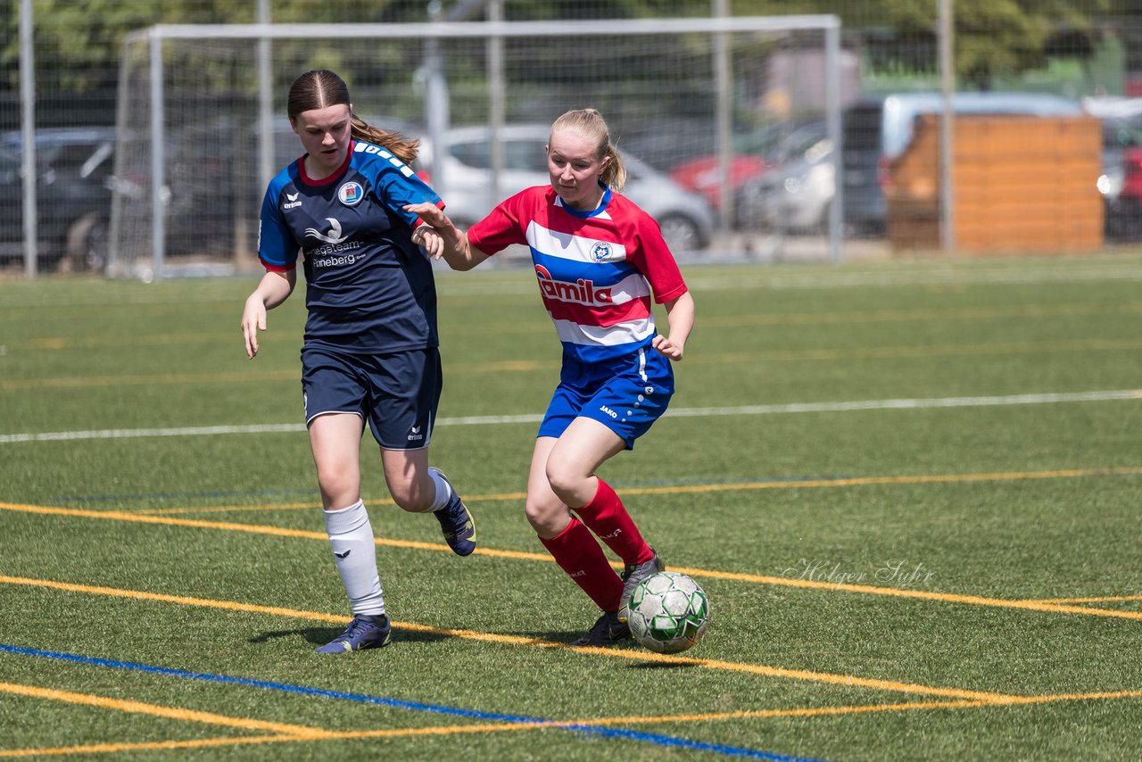 Bild 279 - wBJ Holsatia Elmshorn - VfL Pinneberg : Ergebnis: 1:4